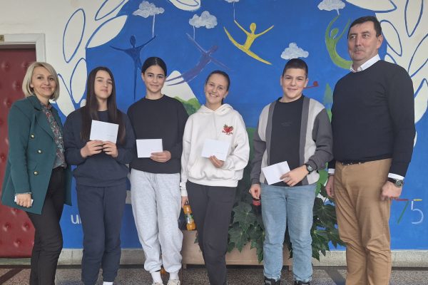 ПОКЛОН ЈЕЗИЧКОГ ЦЕНТРА „ИН“