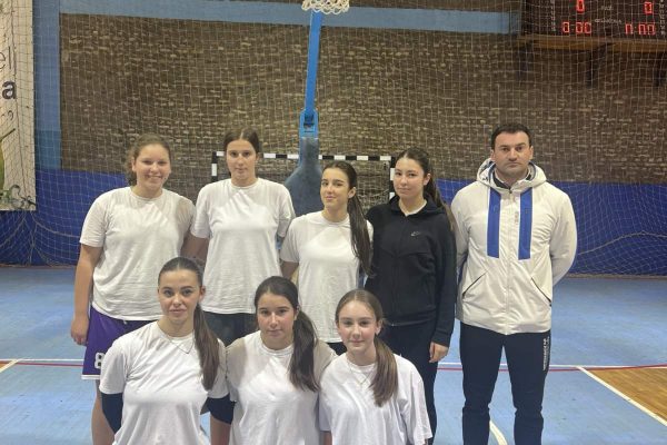 НАШЕ ДЈЕВОЈЧИЦЕ ТРЕЋЕ НА РЕГИОНАЛНОМ ТАКМИЧЕЊУ У КОШАРЦИ