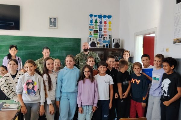 ПРИПАДНИЦИ СФОР-а ОДРЖАЛИ ПРЕДАВАЊЕ О МИНСКО-ЕКСПЛОЗИВНИМ СРЕДСТВИМА